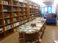 Interno della libreria Il papiro